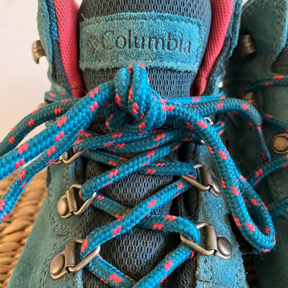 Womens Columbia Hiking boots - Picture 4 of 13